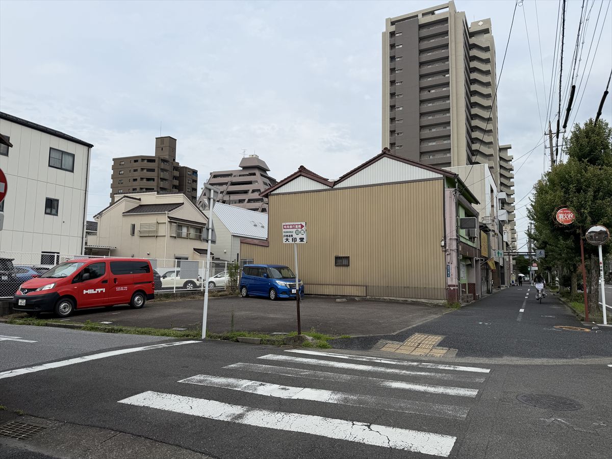 東から見た第1駐車場